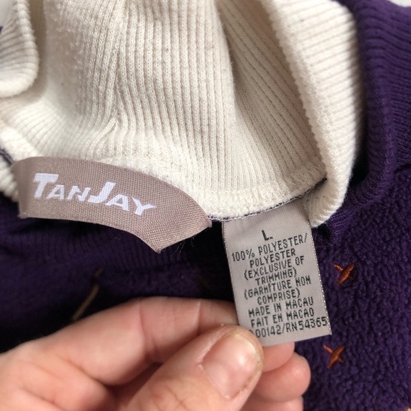 Vtg Double Collar Sweater with Embroidered Design - Picture 7 of 9